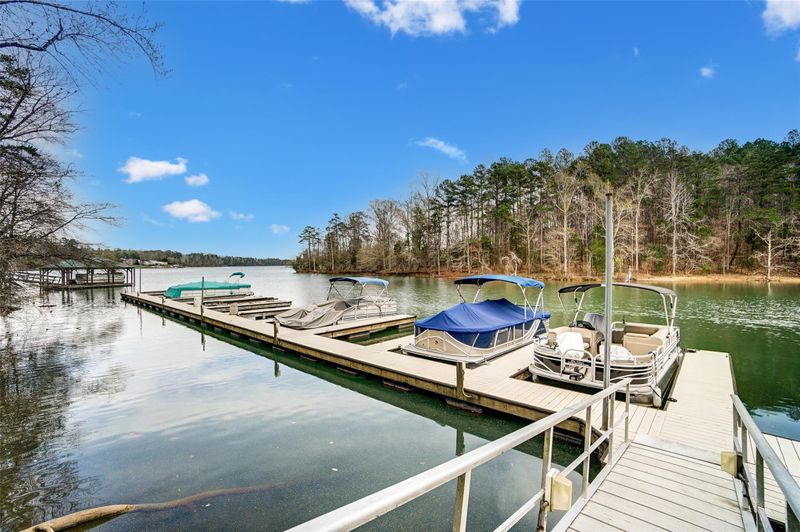 4502 Inlet Pointe Ct, Charlotte, NC 28216
