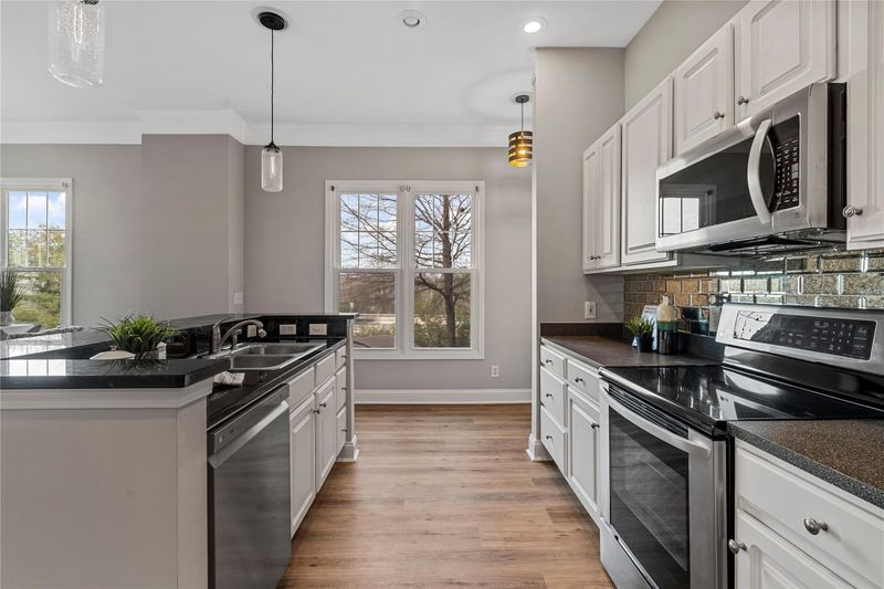 777 Garden District Dr, Charlotte, NC 28202
