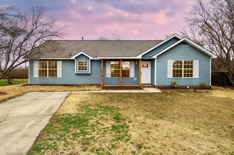 13705 Loch Loyal Dr, Charlotte, NC 28273