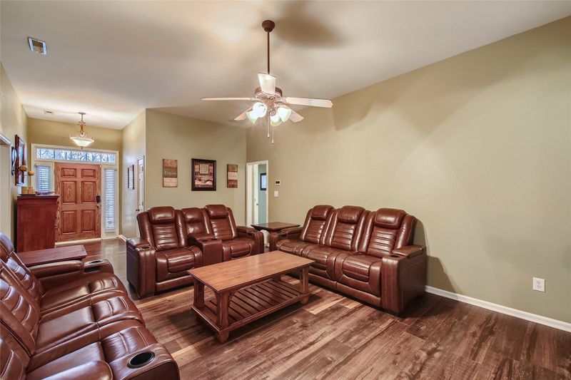 412 Deerfield Dr, Mount Holly, NC 28120