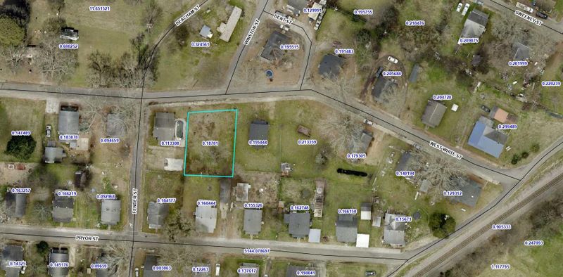 527 W White St, Chester, SC 29706