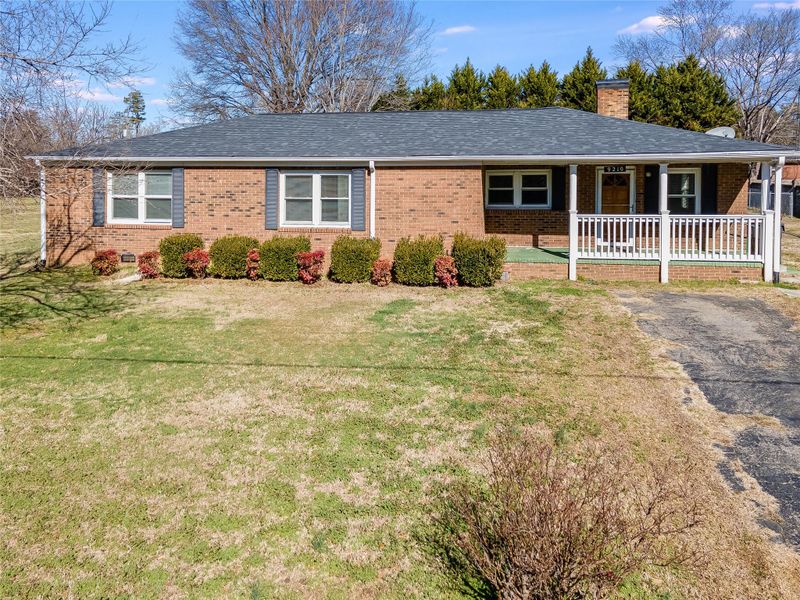 9210 Elgin Dr, Charlotte, NC 28214
