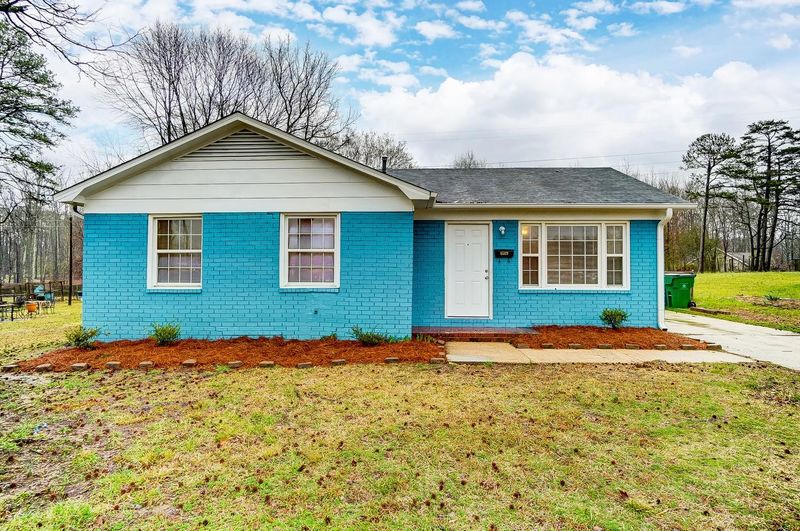6509 Barrington Dr, Charlotte, NC 28215