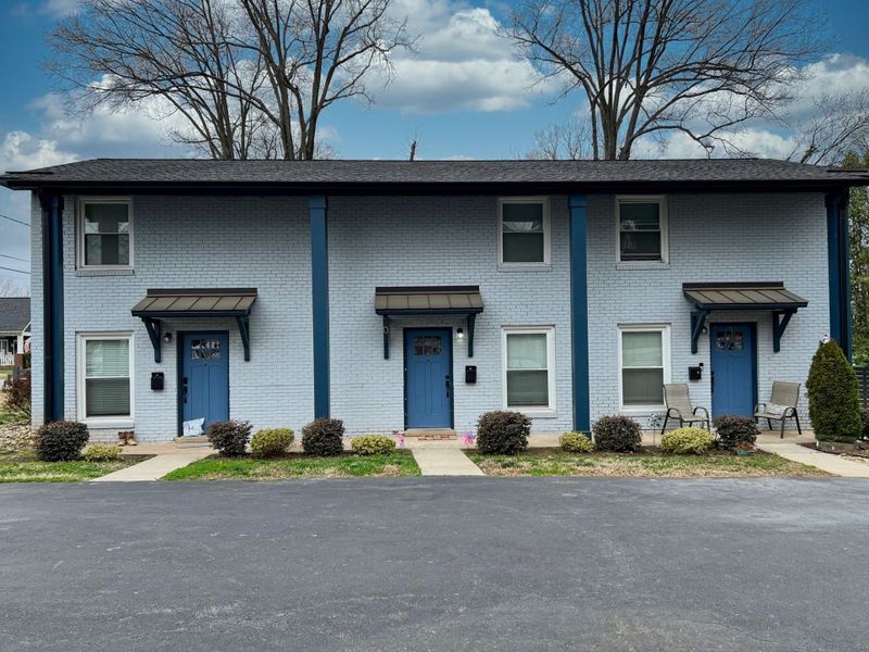 300 Coxe Ave, Charlotte, NC 28208