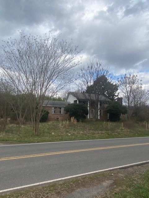 3166 Sandy Ford Rd, Newton, NC 28658