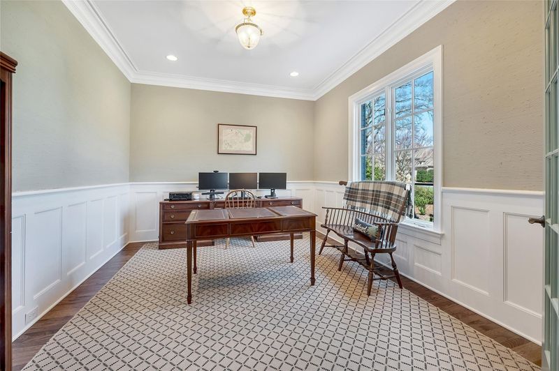 2226 Vernon Dr, Charlotte, NC 28211