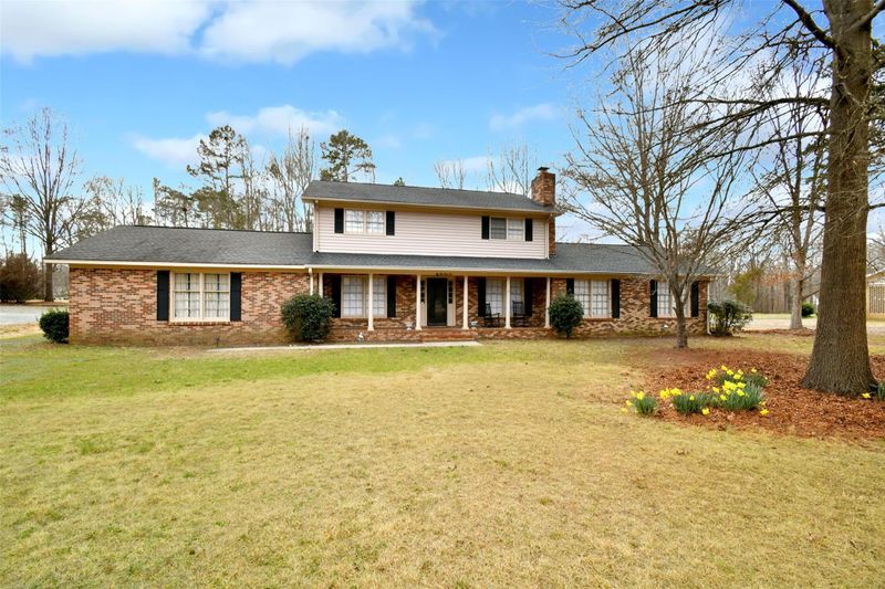 2116 E Providence Dr, Charlotte, NC 28270