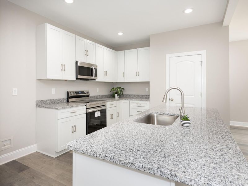 5637 Torrence St, Charlotte, NC 28269