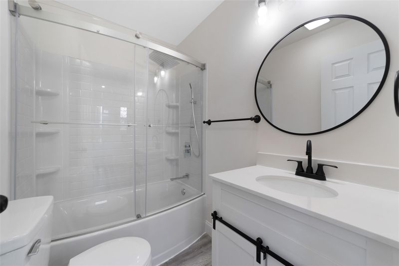 308 Gibbs St E, Dallas, NC 28034