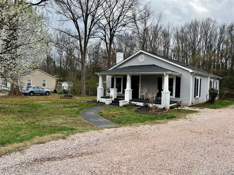 707 Laura Ave, Kannapolis, NC 28083