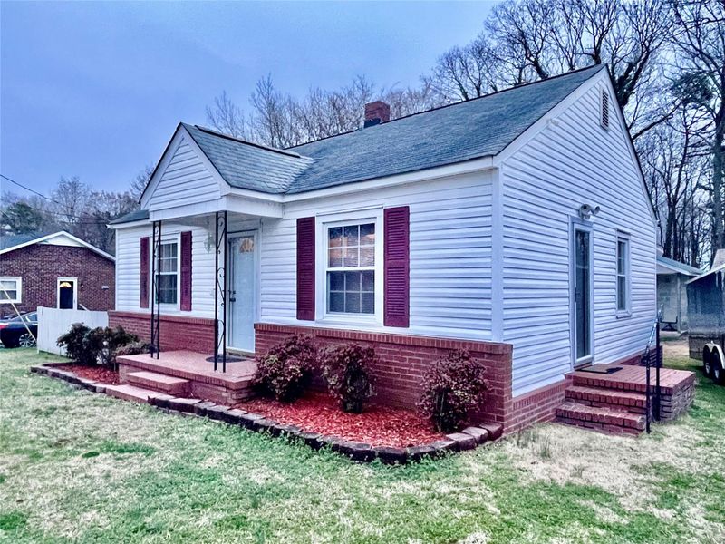 211 St Michaels Ave, Great Falls, SC 29055