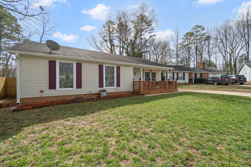 5808 Sunset Chase Ln, Charlotte, NC 28212