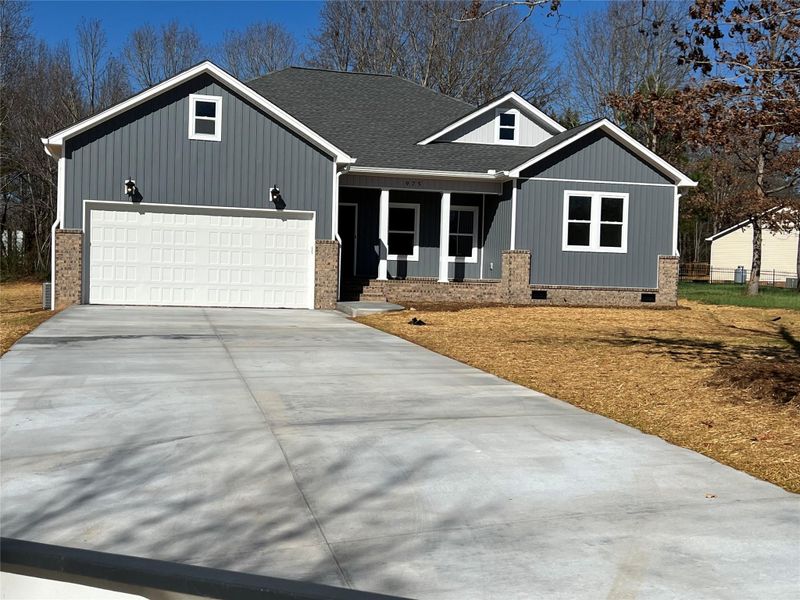 975 Tracy Ln, Conover, NC 28613