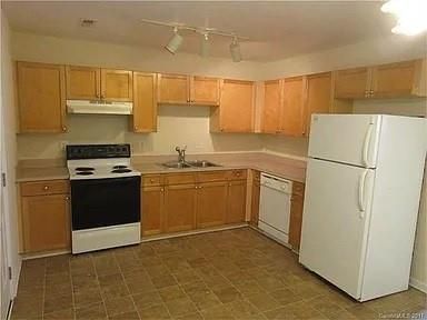 613 Gusty Ct, Charlotte, NC 28208