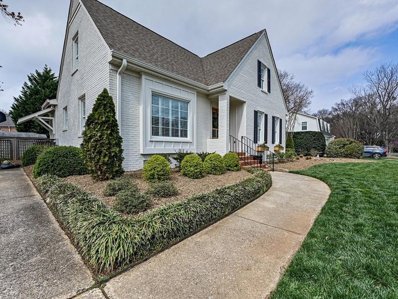 6122 Sharon Acres Rd, Charlotte, NC 28210
