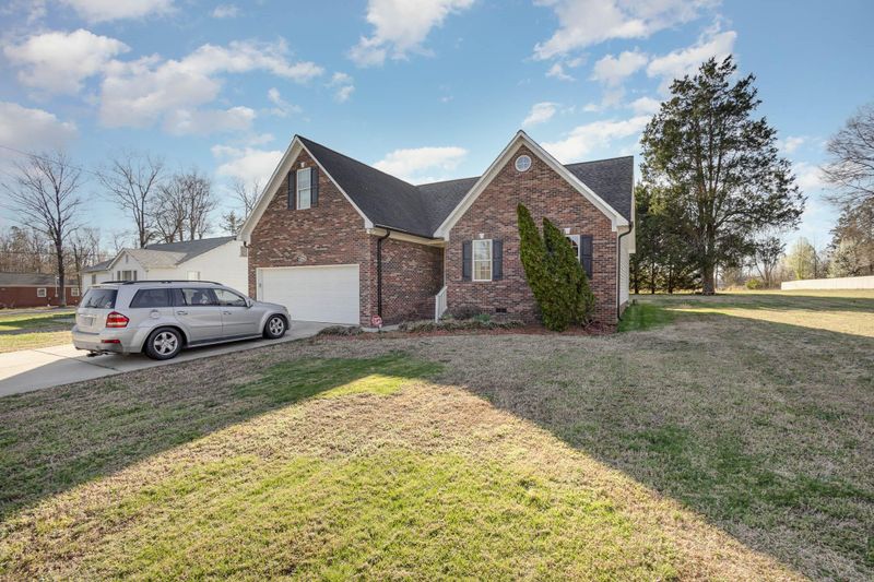 1896 Independence Sq, Kannapolis, NC 28081