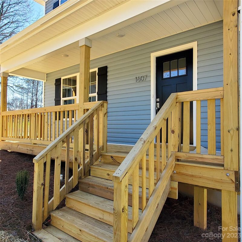 1607 3rd St, Statesville, NC 28677