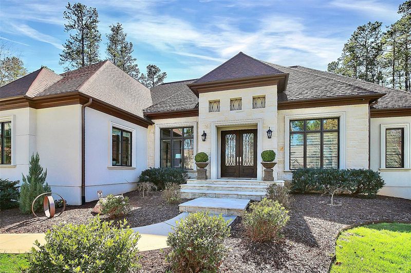 3028 Kings Manor Dr, Matthews, NC 28104