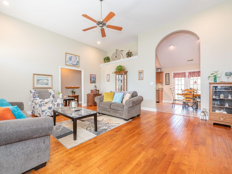 520 Meredith Ct, Concord, NC 28025