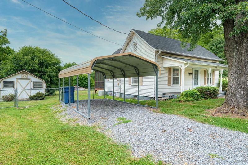1308 1st Ave NW, Hickory, NC 28601