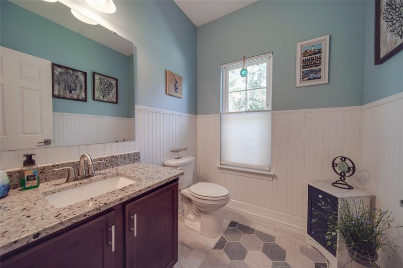 3653 Lake Bluff Dr, Sherrills Ford, NC 28673