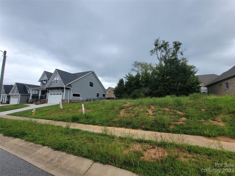 3712 9th St NE, Hickory, NC 28601