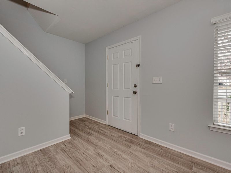 9307 Dewey Dr, Charlotte, NC 28214