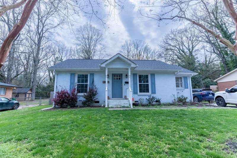 3924 Colebrook Rd, Charlotte, NC 28215