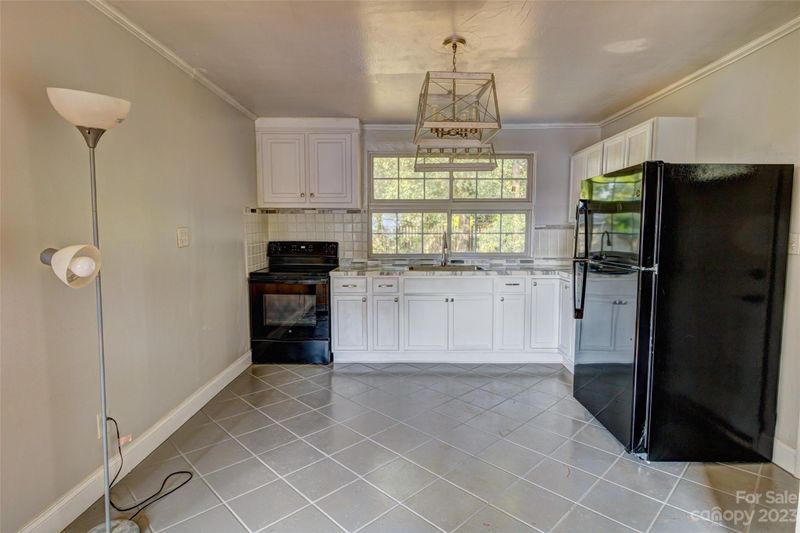 402 Delview Rd, Cherryville, NC 28021