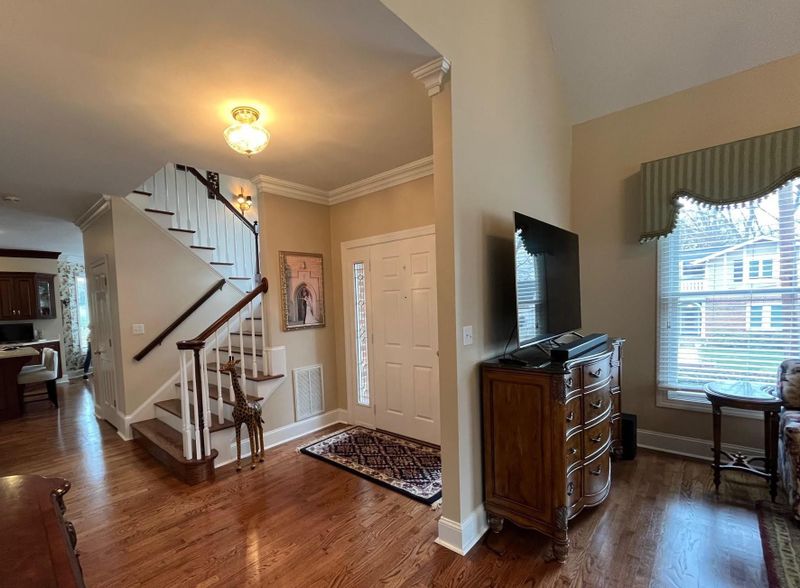 9 6th Ave NE, Hickory, NC 28601