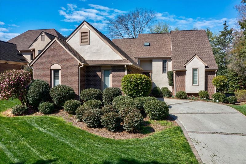 5202 Windfern Ct, Charlotte, NC 28226