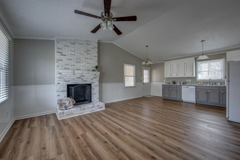 4405 Longbriar Dr, Gastonia, NC 28056