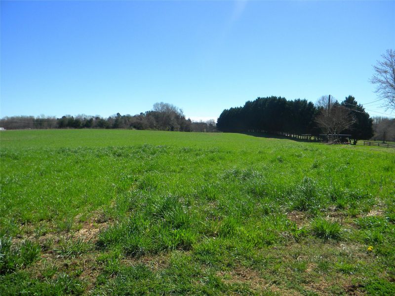 0000 Nc 10 Hw, Hickory, NC 28602
