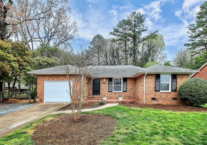 5425 Grafton Dr, Charlotte, NC 28215