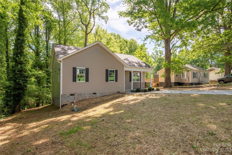 123 S Pine St, Lowell, NC 28098