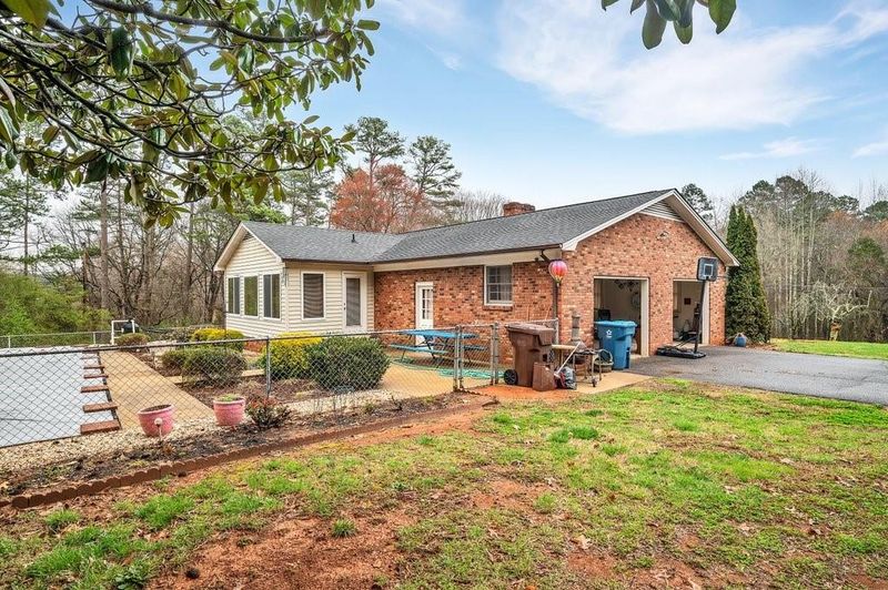 2000 East Maiden Rd, Maiden, NC 28650