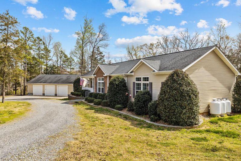 2761 Spreading Oak Ln, York, SC 29745