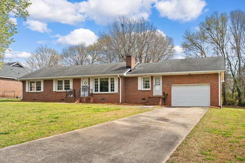 113 Ridge Ave, Clover, SC 29710