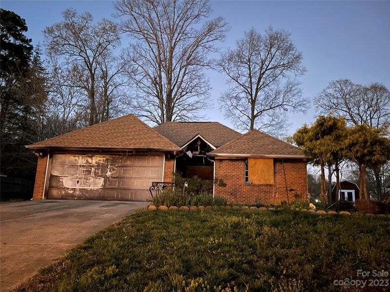 8219 David Lee Ln, Charlotte, NC 28227