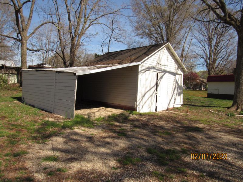 322 E 20th St, Newton, NC 28658