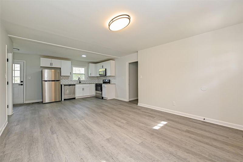 5117 Caravel Ct, Charlotte, NC 28215