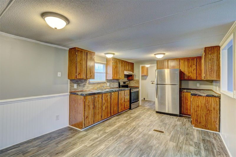 7474 Henry Rd, Vale, NC 28168