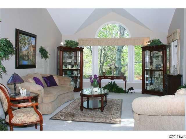 4908 Lindstrom Dr, Charlotte, NC 28226