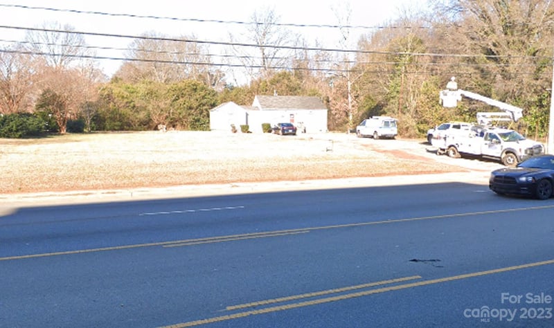 723 W Sugar Creek Rd, Charlotte, NC 28213