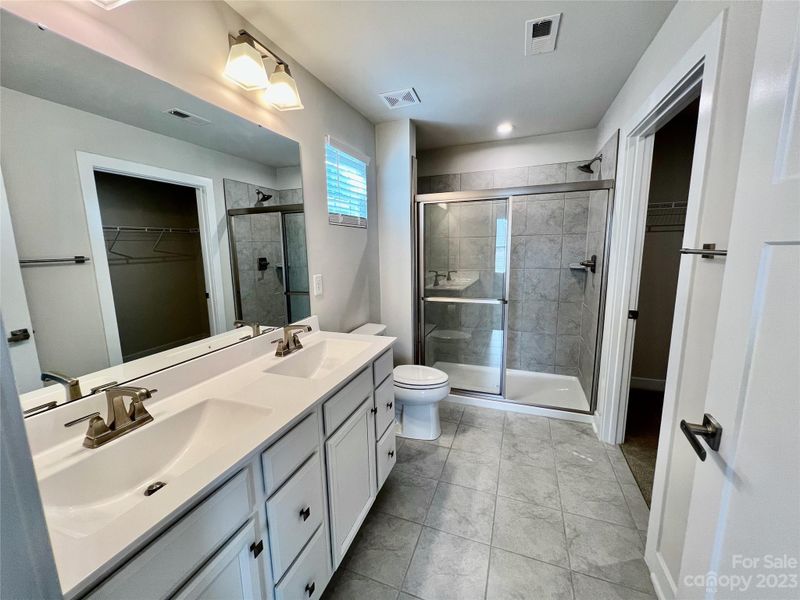 4124 Mackinnon Dr, Charlotte, NC 28214