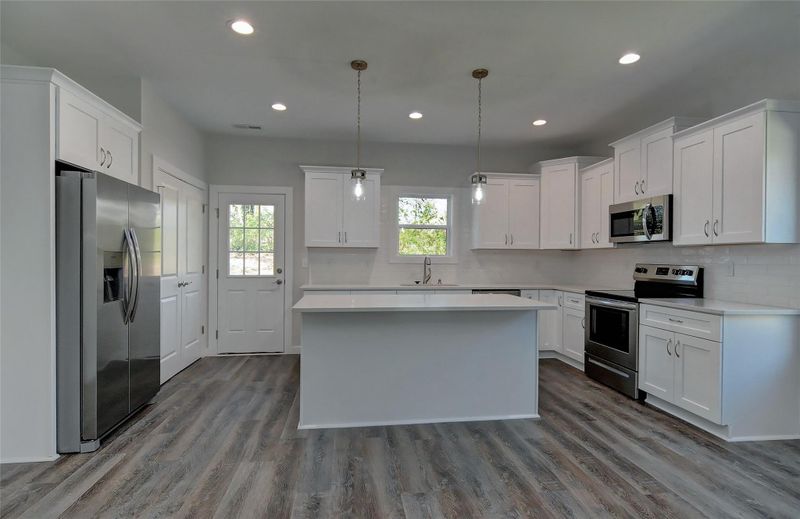 2041 Pine Dr, Gastonia, NC 28054