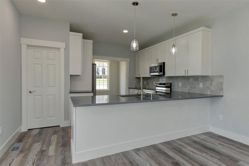 4008 Hereford Ln, Dallas, NC 28034