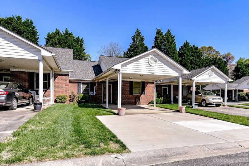 19966 Oak Leaf Cir, Cornelius, NC 28031