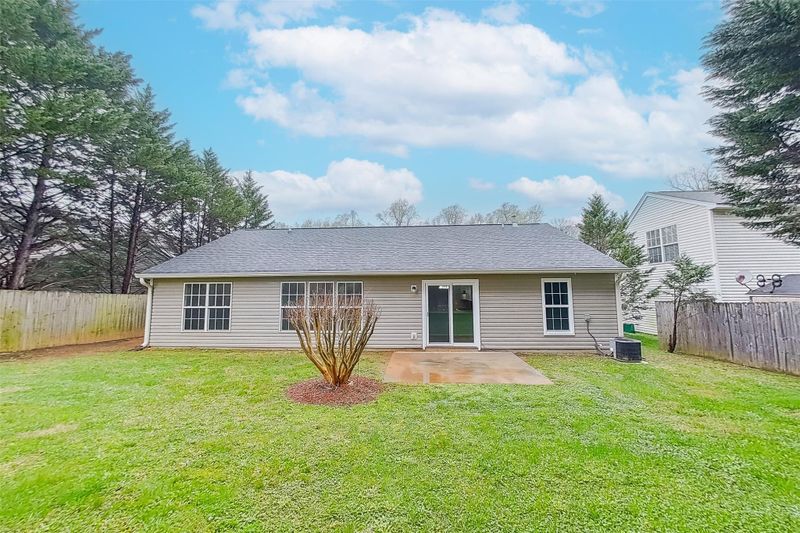 3015 Willamette Valley Dr, Charlotte, NC 28215