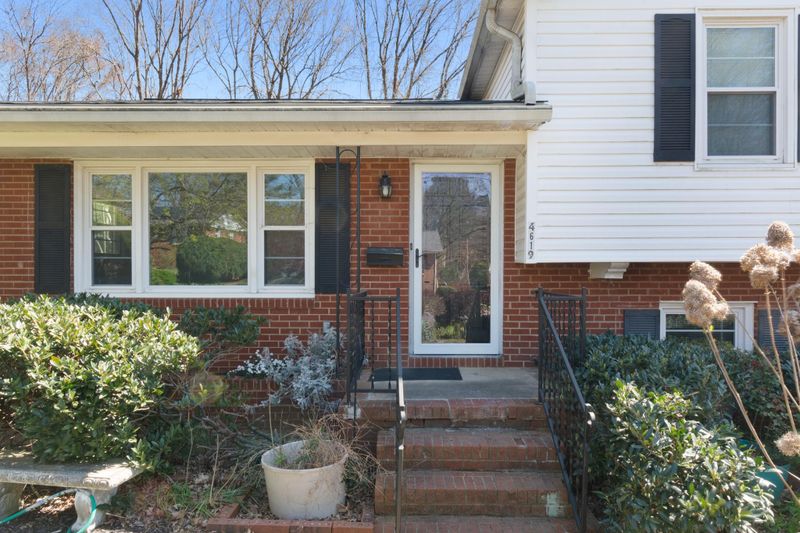 4619 Westridge Dr, Charlotte, NC 28208